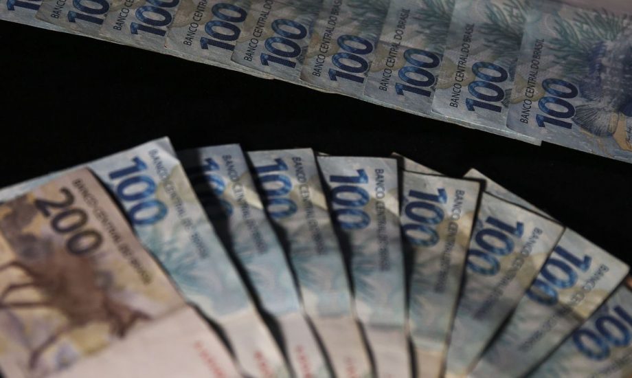 Governo apresenta projeto de salário mínimo em R$ 1.294,00 em 2023