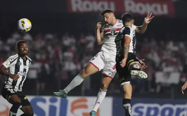 São Paulo vence o Santos por 2 a 1 no Morumbi