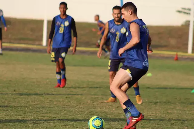 Costa Rica defende permanência no G4 diante de time goiano pela Série D