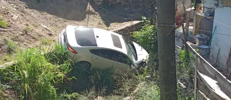 Bandidos rendem amigos em saída de boate, mas roubo é frustrado após acidente em MS