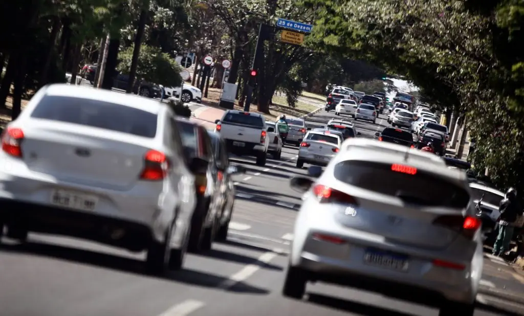 Aberto calendário de licenciamento 2022 para veículos com placas final 1 e 2