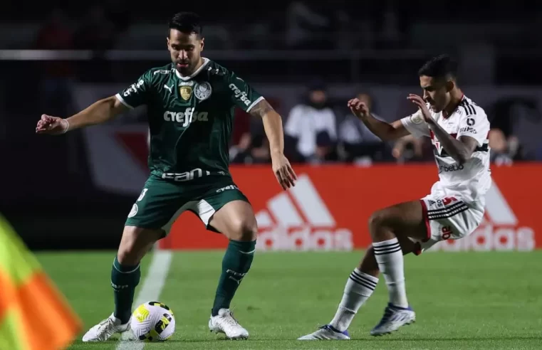 Palmeiras obtém virada épica sobre São Paulo com gols de zagueiros nos acréscimos