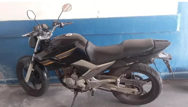 Motociclista empina em frente de viatura e tem moto e CNH apreendidas em Cassilândia