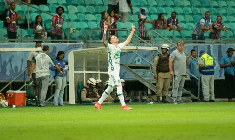 Chapecoense derrota Bahia e se afasta do Z4 da Série B