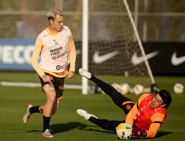 Copa do Brasil tem Santos x Corinthians e Flamengo x Atlético-MG nesta noite