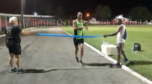 Vereador ‘Oba Oba’ vence os 5.200 metros no Desafio Encontro de Titãs’ de Atletismo em Cassilândia