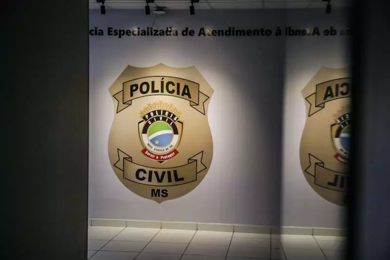 Tia vai dar banho em menina de 4 anos e descobre que criança foi estuprada por padrasto