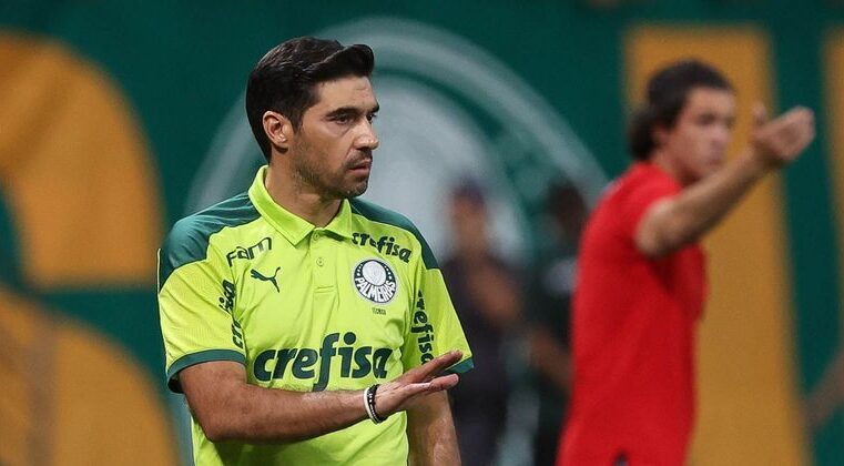 Abel Ferreira elogia jogadores do Palmeiras: ‘Enquanto eles mostrarem essa vontade, dificilmente deixarei o clube’