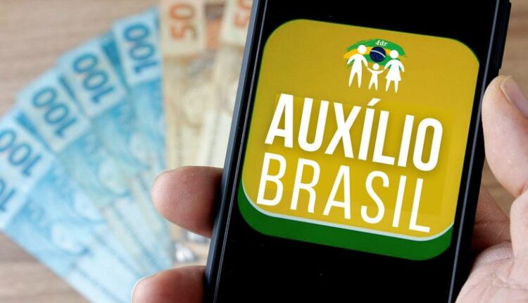 Governo Federal confirma R$ 600 mensais para o Auxílio Brasil e ampliação do vale-gás até o fim do ano