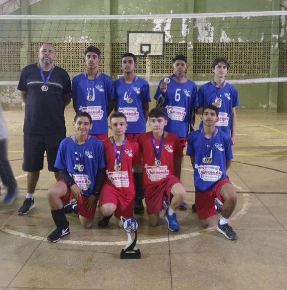 Equipes de volei de Cassilândia são campeãs em Chapadão do Sul