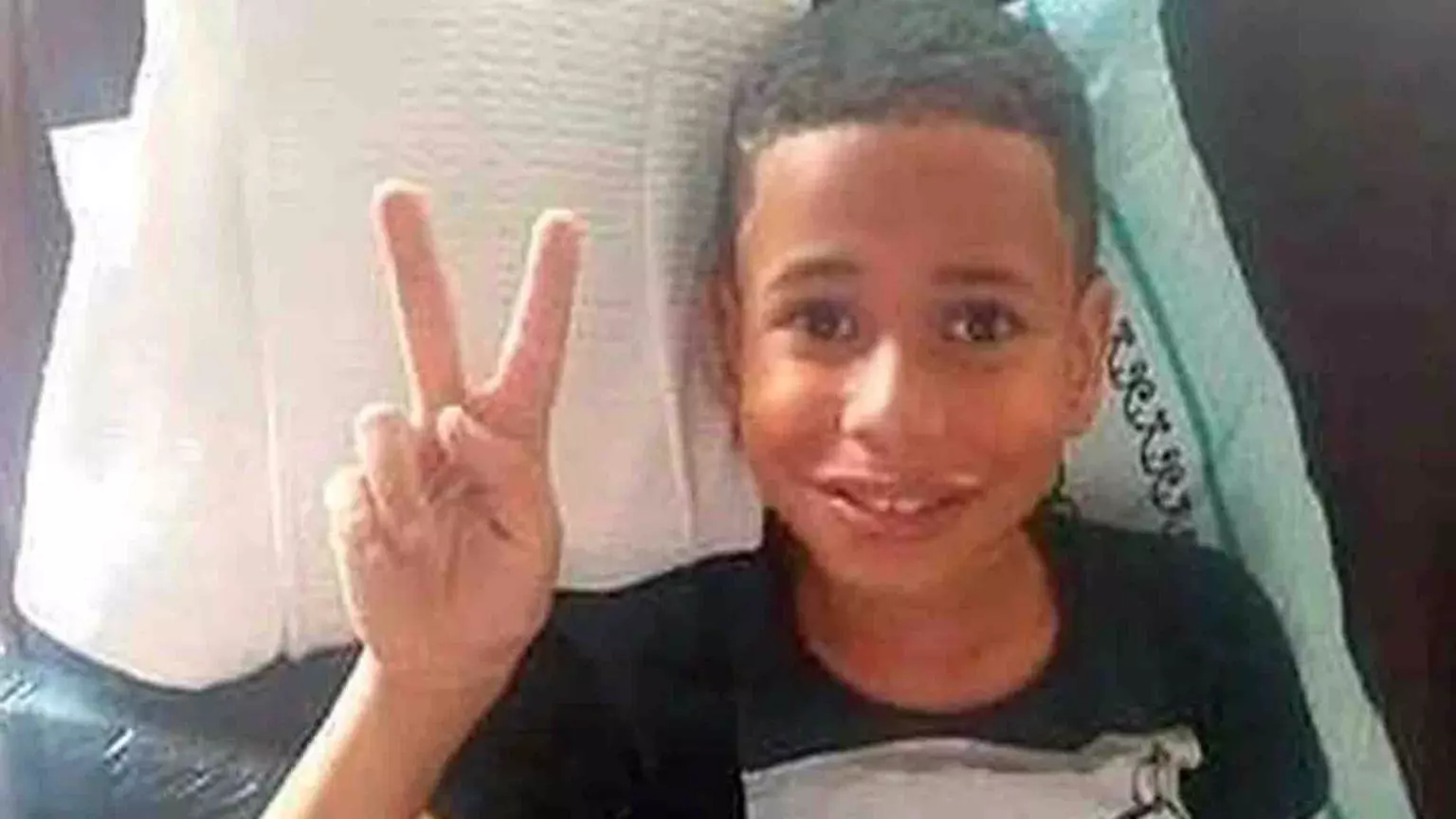 Menino de 10 anos morre após inalar desodorante em aerosol e pai culpa desafio na internet