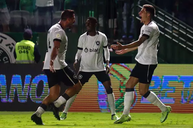 Com gol no final da partida, Botafogo vence o Goiás por 1 a 0