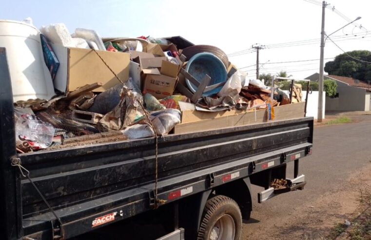 PREFEITURA DE CASSILÂNDIA-MS REALIZA LIMPEZA NO BAIRRO BOM JESUS E COAB