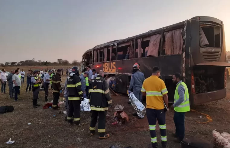 Ônibus que saiu de Mato Grosso do Sul tomba em São Paulo e mata criança e mulher