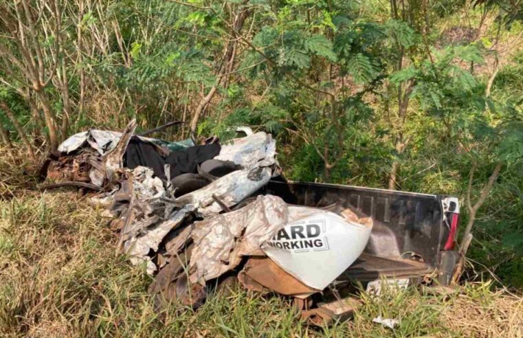 Motorista de picape morre ao colidir de frente com carreta na BR-060 em Campo Grande