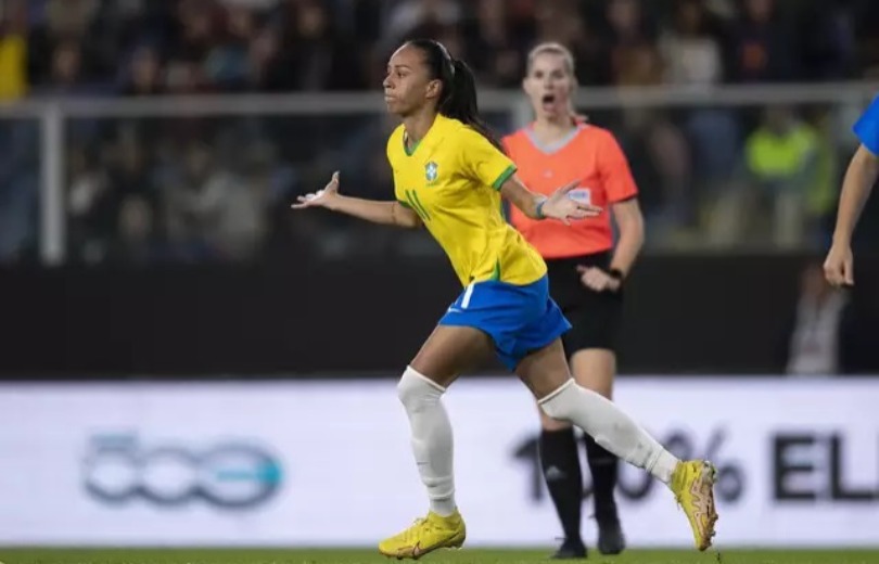 Brasil derrota Itália em amistoso de futebol feminino