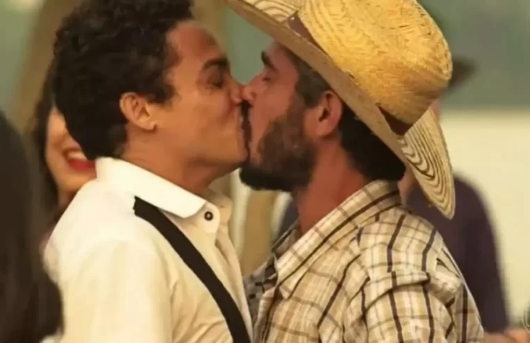 Zaquieu de ‘Pantanal’, Silvero Pereira celebra beijo gay no último capítulo da novela