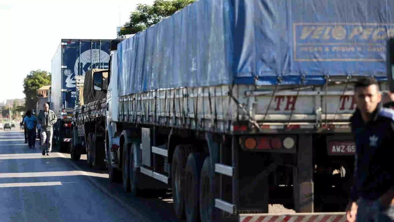 Parcelas do auxílio para caminhoneiros e taxistas serão antecipadas; veja datas