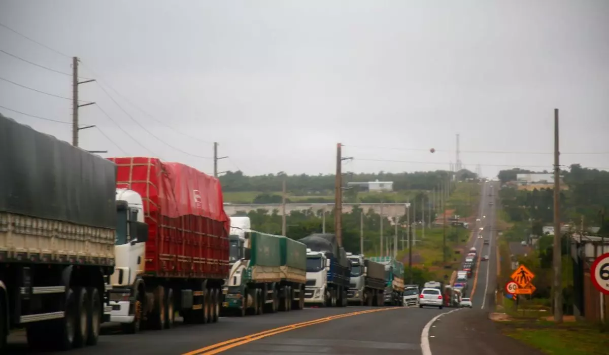 Mato Grosso do Sul tem 13 pontos de rodovias totalmente interditadas; confira trechos