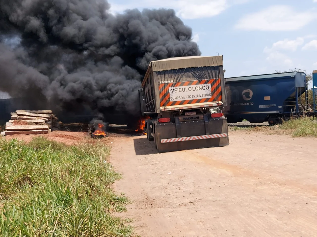 Cassilândia: acidente entre Bitrem e Trem na estrada da Sete Placas