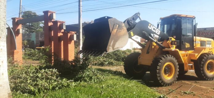 Prefeitura de Cassilândia intensifica limpeza na área de lazer Elza Vendrame