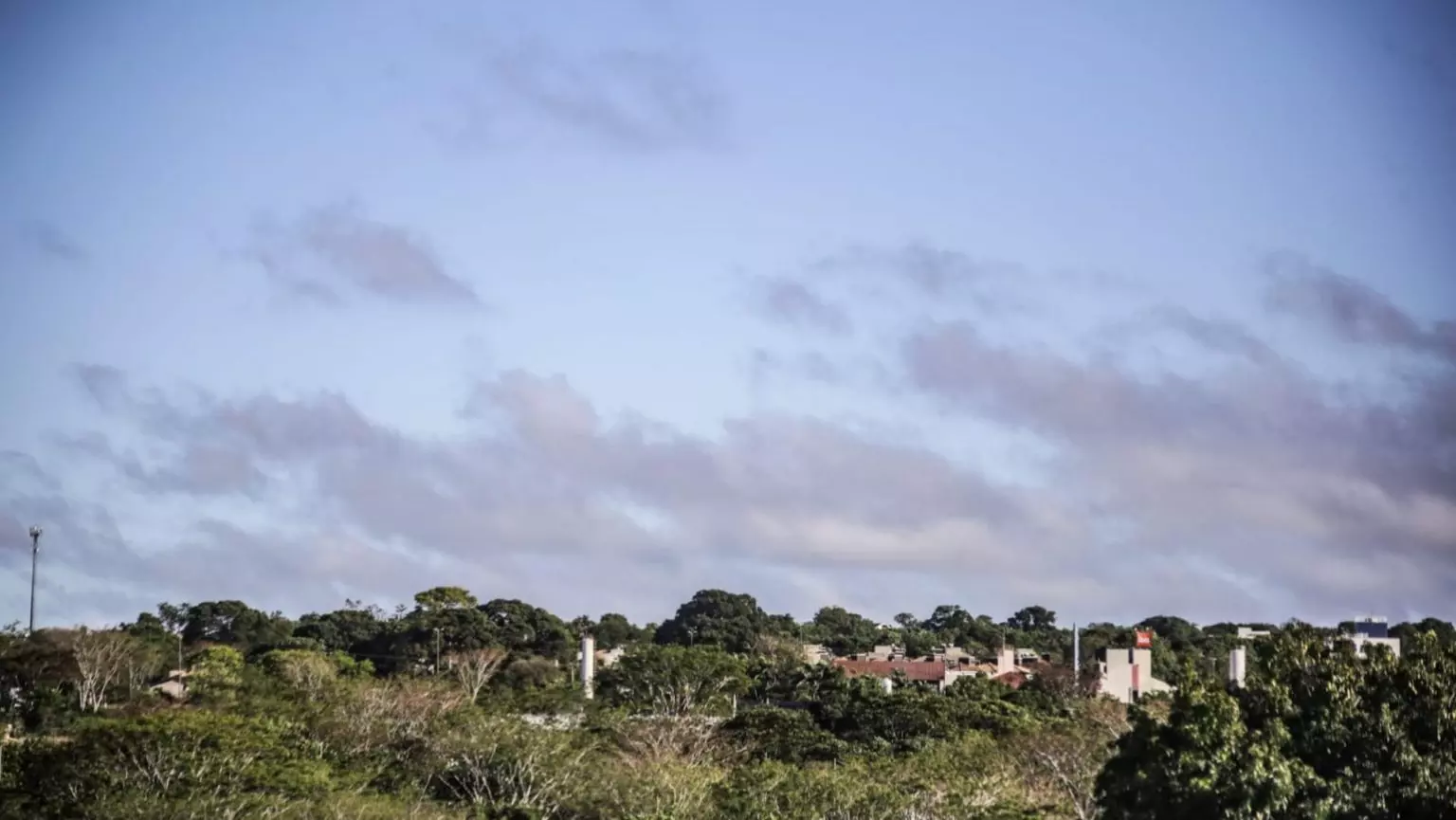 Temperaturas geladas continuam e sexta-feira será de tempo firme e nebulosidade em MS