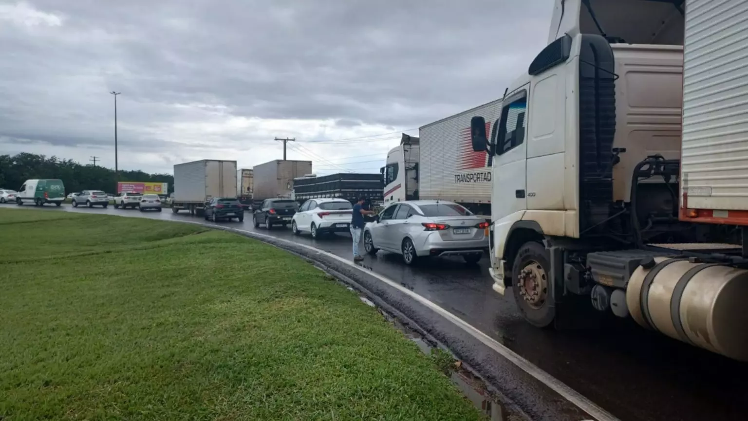 Mato Grosso do Sul têm 21 trechos de rodovias estaduais bloqueadas; confira