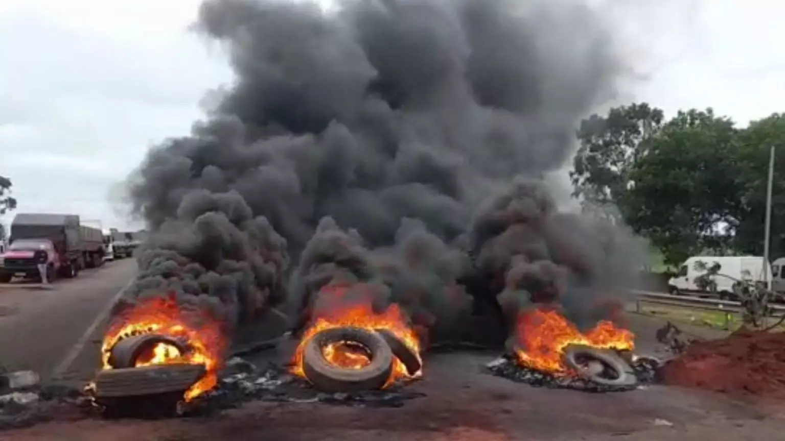 Manifestantes voltam a bloquear BR-163 e congestionamento chega a 10 km no rodoanel