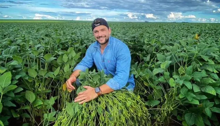 Agrônomo é assassinado a tiros dentro de caminhonete