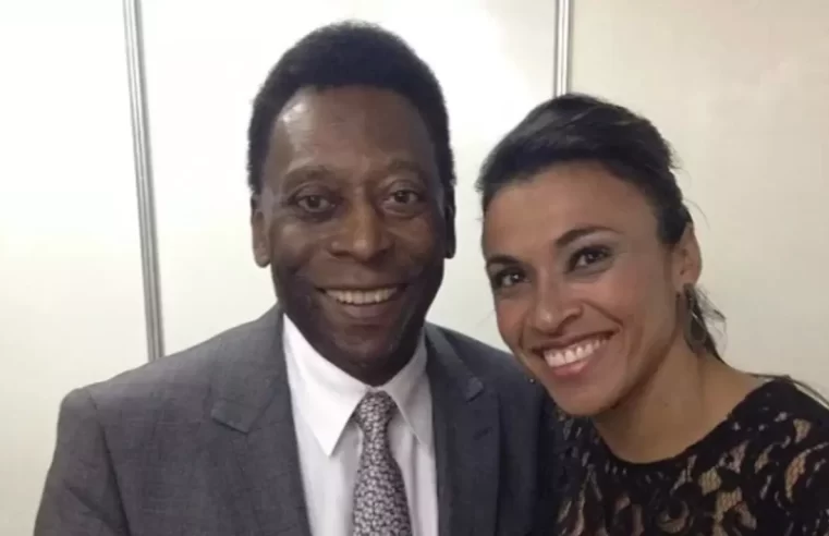 Marta se emociona em despedida a Pelé: ‘Ensinou com maestria o poder do esporte’