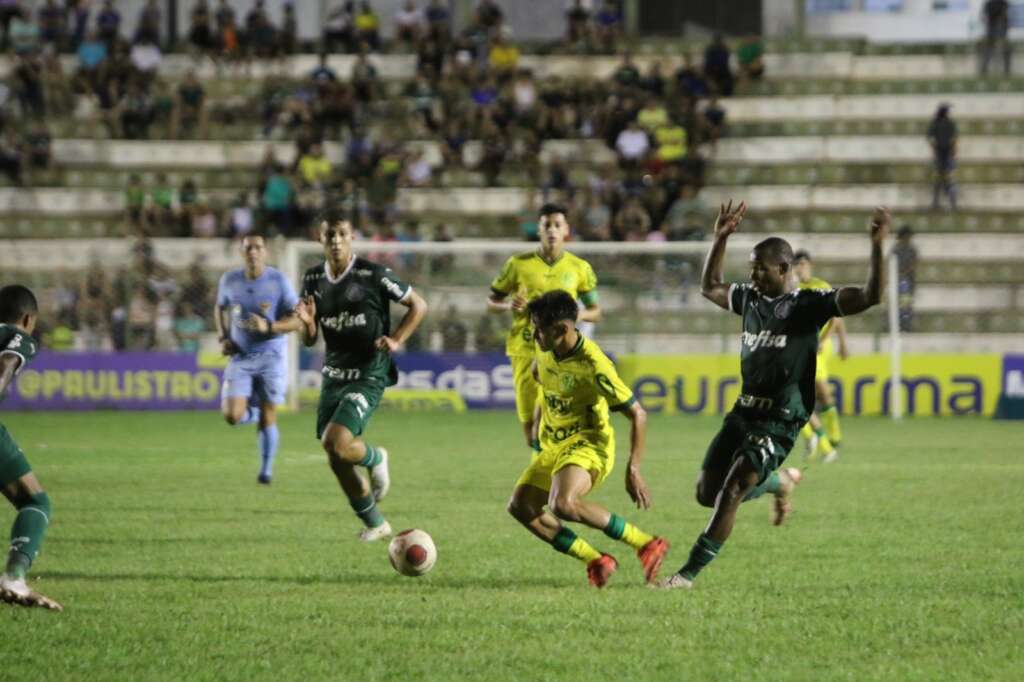 Palmeiras arrasa Mirassol no primeiro tempo e avança às quartas da Copa São Paulo