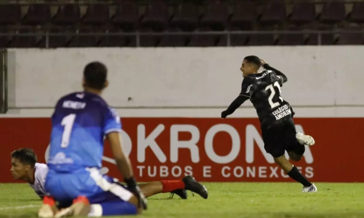 Copinha: Corinthians arranca vitória diante do Fast e permanece 100%