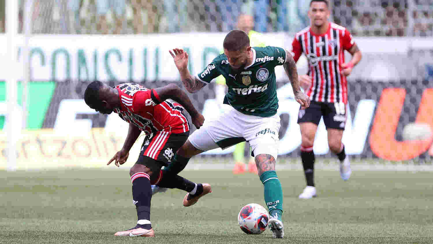 Palmeiras e São Paulo empatam sem gols no Allianz em clássico de futebol pobre