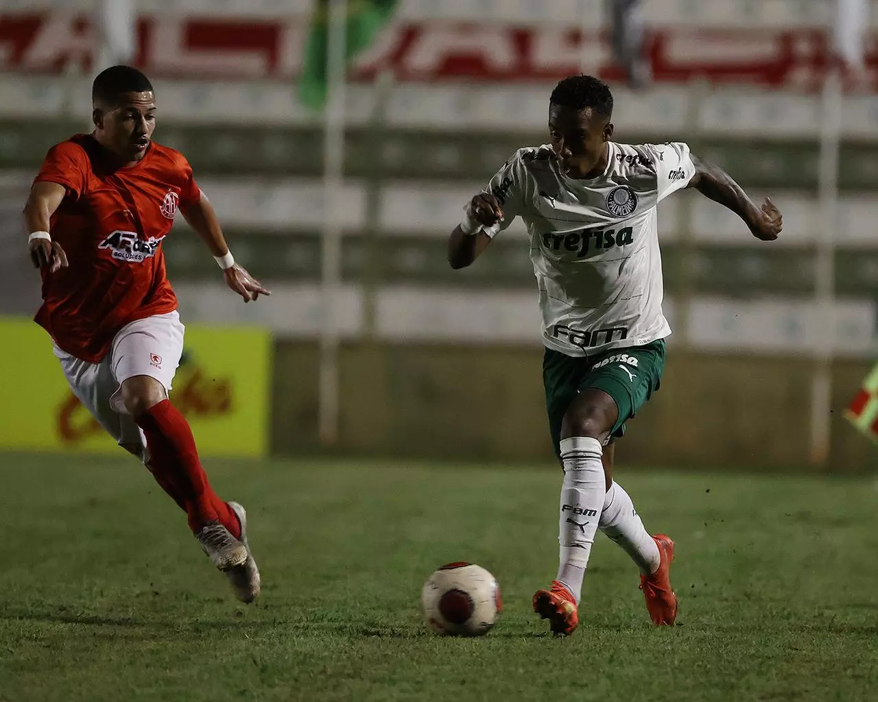 Palmeiras faz 3 a 1 no América-SP e fica perto de vaga na Copa SP