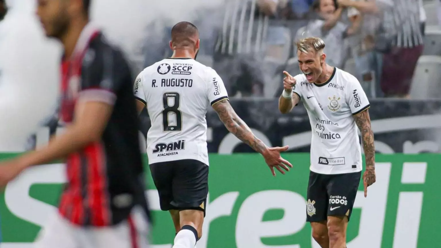 Com gols de Roger Guedes e Adson, Corinthians vence o Botafogo-SP