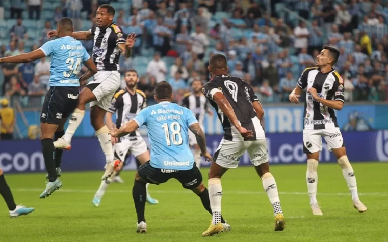 Grêmio joga mal, empata com o ABC, mas avança para as oitavas da Copa do Brasil