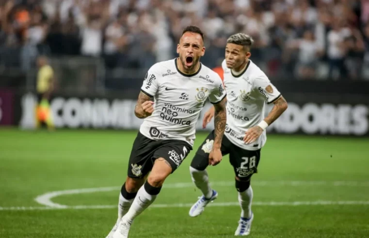 Corinthians acorda no segundo tempo, vence o Cruzeiro e quebra tabu de estreias em casa pelo Brasileirão