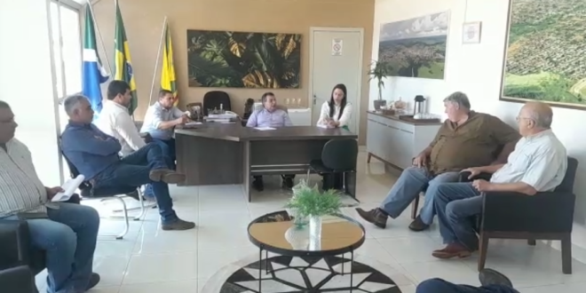 Produtores estiveram com o Prefeito  Valdecy Costa buscando apoio para reabertura de frigorífico