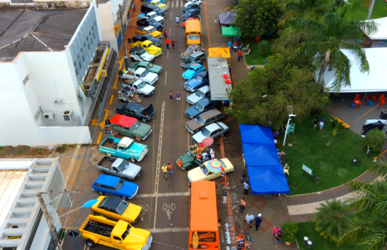 Encontro de Carros Antigos em Cassilândia foi um Sucesso.