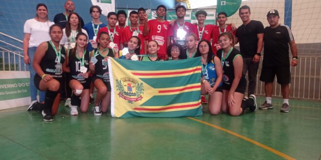 Equipes de Voleibol Masculino e Feminino de 15 a 17 anos, participaram dos Jogos Escolares da Juventude de MS realizado nos dias 24 a 29 de Abril.