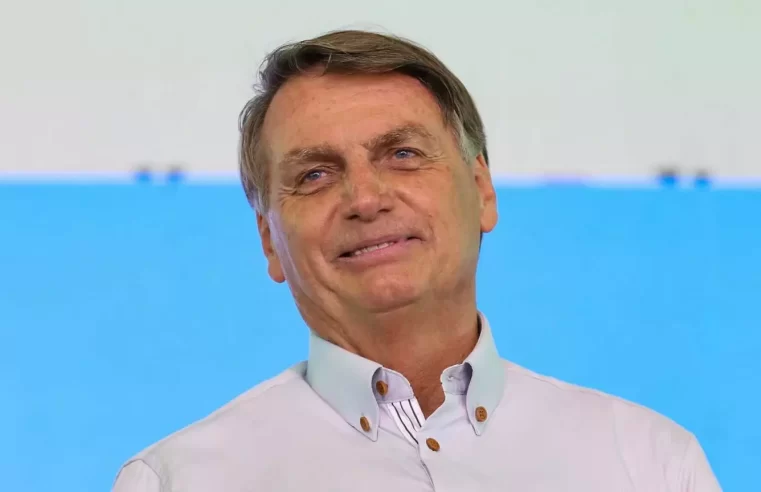 Alexandre manda PF apreender passaporte e armas de Bolsonaro