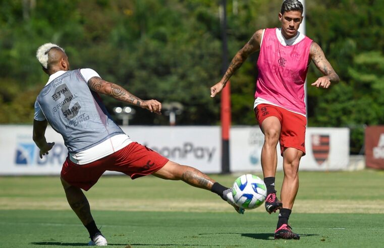 Flamengo confirma lesão na coxa direita do atacante Pedro, que está fora do jogo contra o Bahia