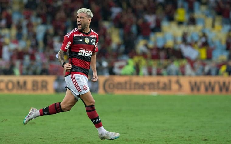 Arrascaeta e Gabigol decidem, Flamengo elimina Fluminense e está nas quartas da Copa do Brasil