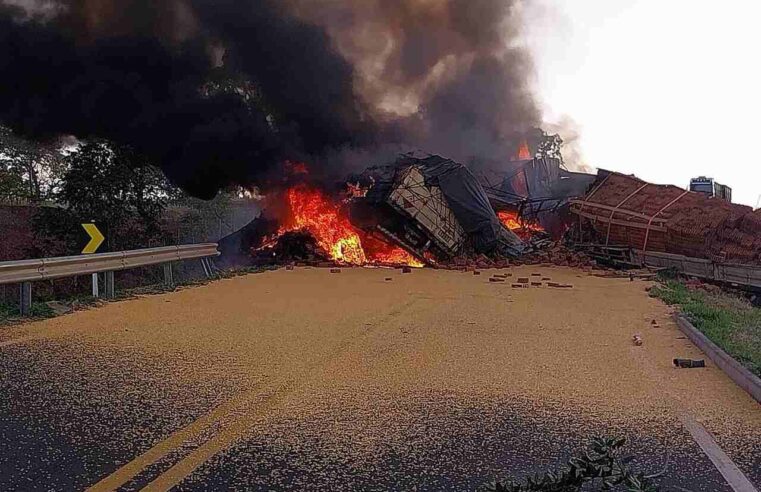 Motorista que morreu carbonizado após acidente com três carretas em MS, tinha 51 anos