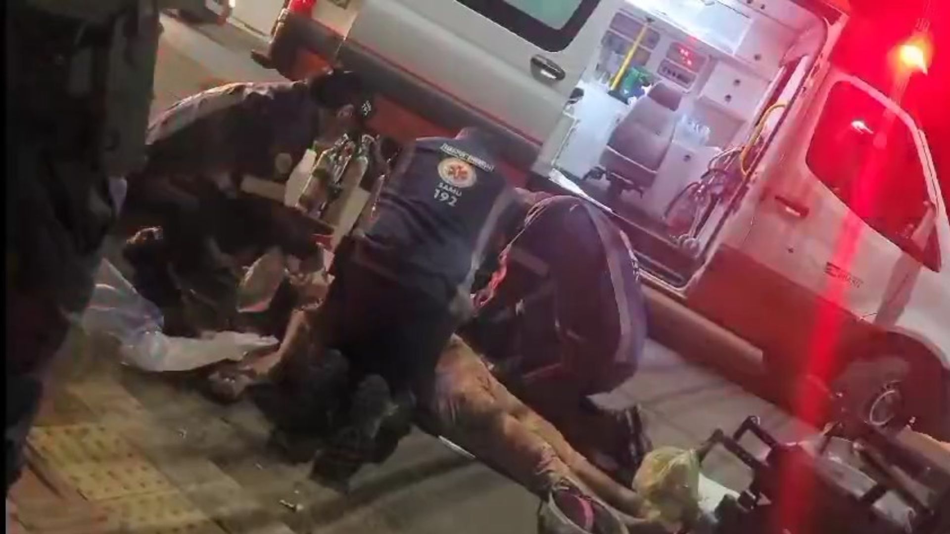 Polícia investiga morte de cadeirante na calçada de hospital após ter atendimento negado