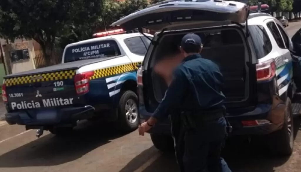 Ladrão é preso ao ser flagrando vendendo peças que ele havia furtado em Chapadão do Sul