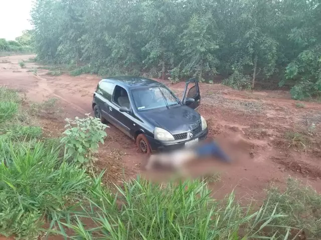 Encontrado morto com tiro na cabeça ao lado de carro tinha 20 anos