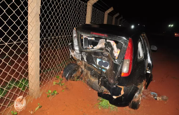 Carros ficam destruídos em acidente na MS 306 na entrada do Posto NMT