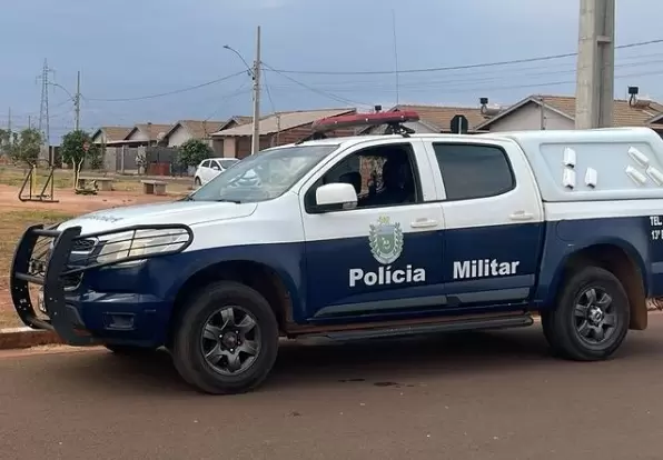 Homem joga criança de 3 anos durante fuga da PM em Paranaíba