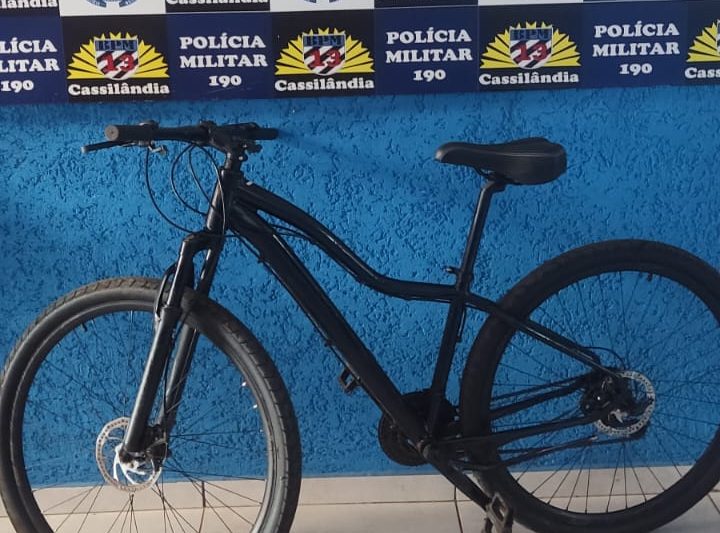 Polícia Militar prende homem por furto, recupera bicicleta levada pelo bandido, antes mesmo da vítima dar queixa, em Cassilândia